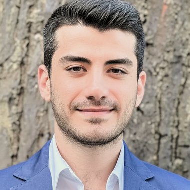 Omar P. - Freelance Web Designer