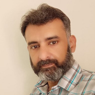 Vector D. - Freelance Graphic Designer