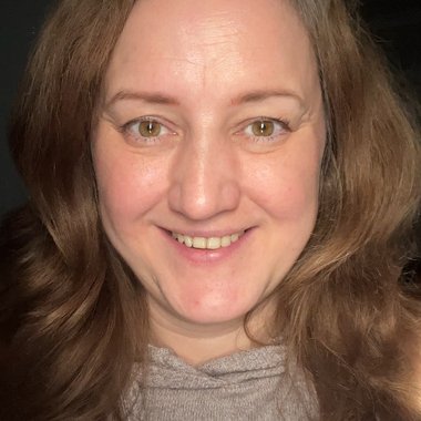 Arina W. - Freelance Content Creator