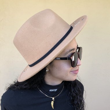 Perla17 - Freelance Motion Graphic Designer