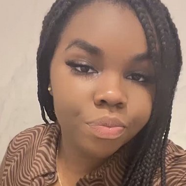 emilyexecutives - Freelance Graphic Designer