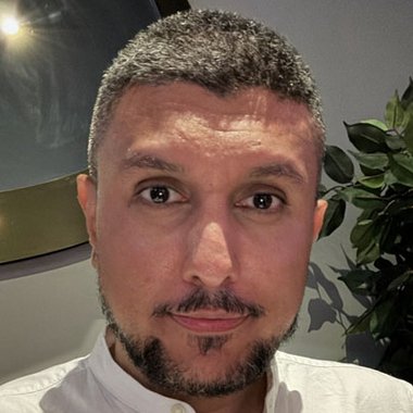 Jasdev V. - Freelance Digital Marketer