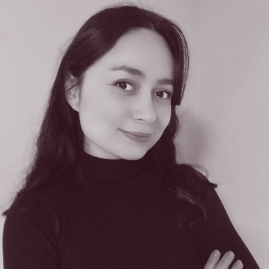 Lisbeth R. - Freelance Brand Designer