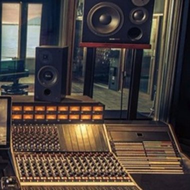 The L. - Freelance Music Producer