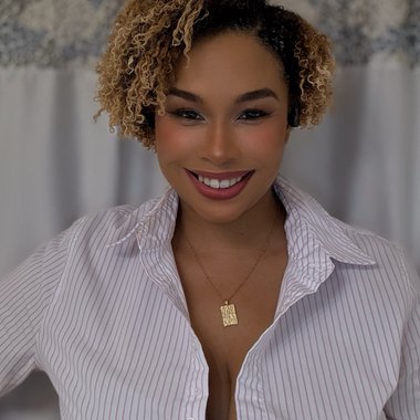 AIMÉE A. - Freelance Digital Marketer