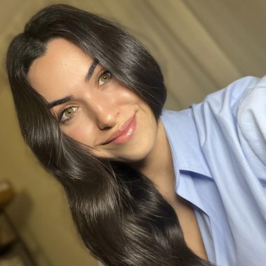 Ana G. - Freelance Designer