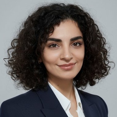 Niloofar R. - Freelance Brand Designer