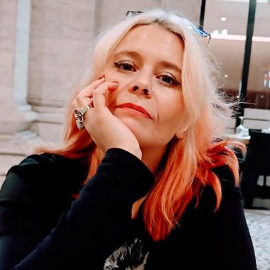 Sandra A. - Freelance Graphic Designer