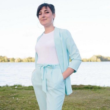 Yuliya Y. - Freelance Assistant Editor