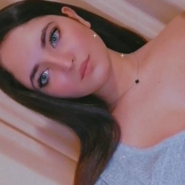 BatoolQannas - Freelance Graphic Designer