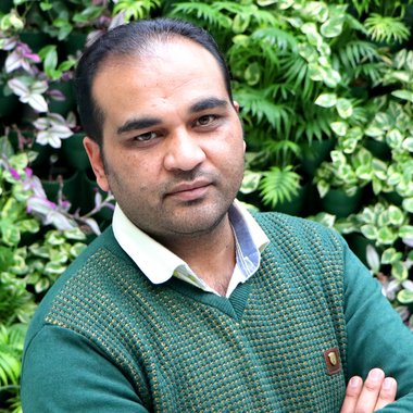Abbas P. - Freelance Graphic Designer