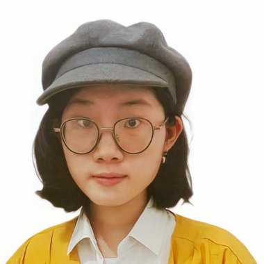 Alya G. - Freelance Designer