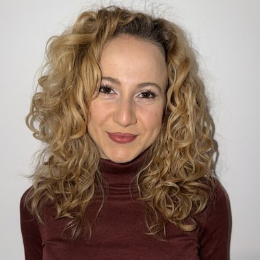 Ioana B. - Freelance Ui Designer