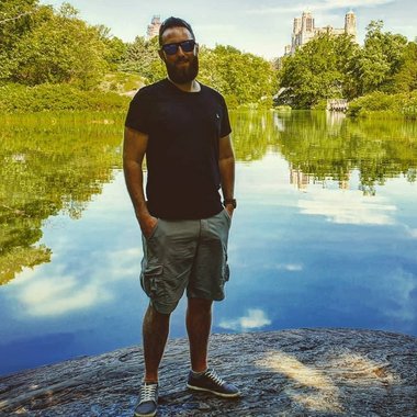 Richwe - Freelance Logo Designer