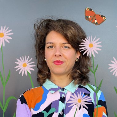 Jasmin B. - Freelance Brand Designer