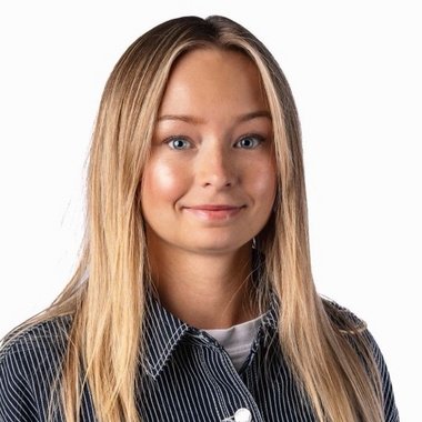 Ebba E. - Freelance Graphic Designer