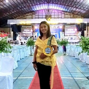 Maricor D. - Freelance Graphic Designer