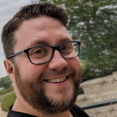 Peter K. - Freelance Graphic Designer