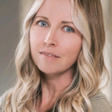 Julie E. - Freelance Graphic Designer