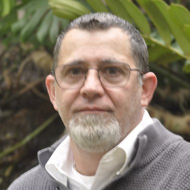 UniqueDesignbyLarry - Freelance Brand Designer