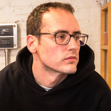 Vinc/enzo R. - Freelance Graphic Designer