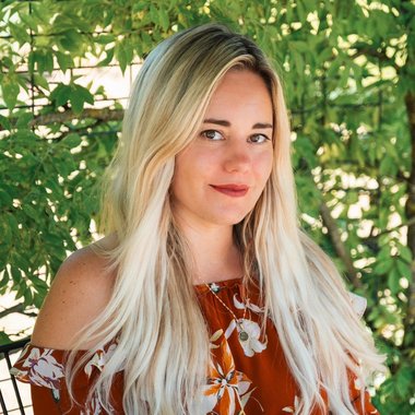 Tess S. - Freelance Social Media Manager