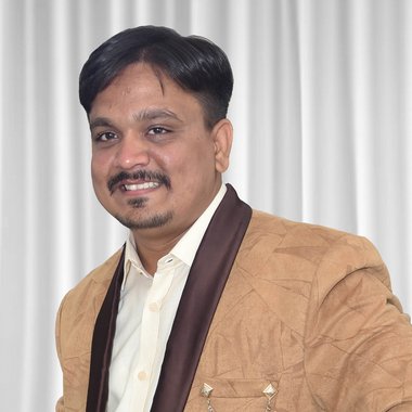 Smidh V. - Freelance Web Developer