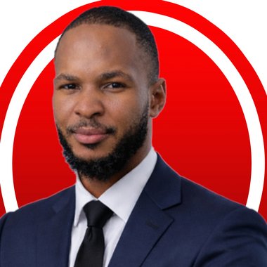 Pedro M. - Freelance Graphic Designer