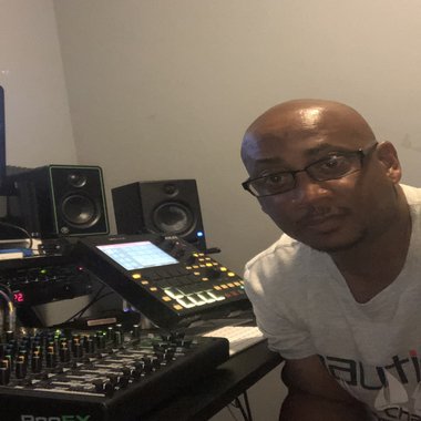 Rob B. - Freelance Music Producer