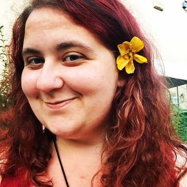 LAURA T. - Freelance Copywriter