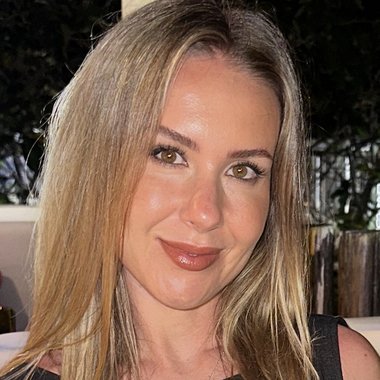 Emma F. - Freelance Influencer Marketing Manager