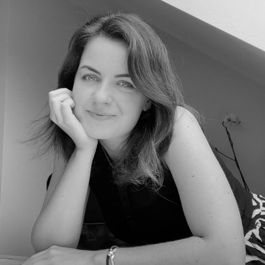 Iulia L. - Freelance Designer