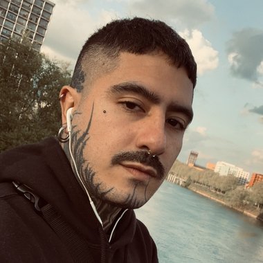 Darío M. - Freelance Artworker