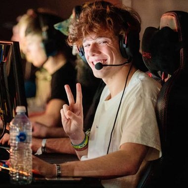 Casper C. - Freelance Motion Graphic Designer