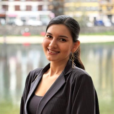 Yalda K. - Freelance Interior Designer