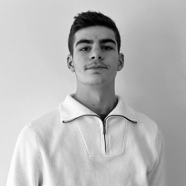 Hugo M. - Freelance Ui Designer