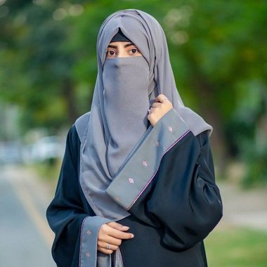Ayesha R. - Freelance Video Editor