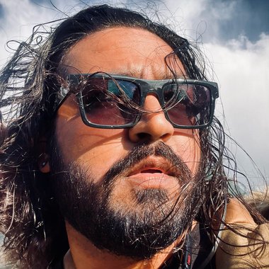 Dheeraj G. - Freelance Pitch Deck Designer