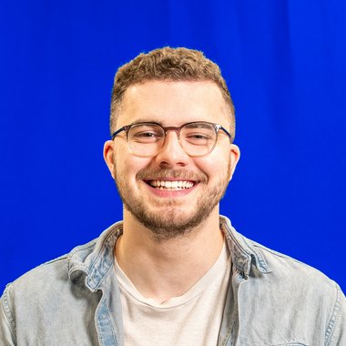 Parker P. - Freelance Graphic Designer