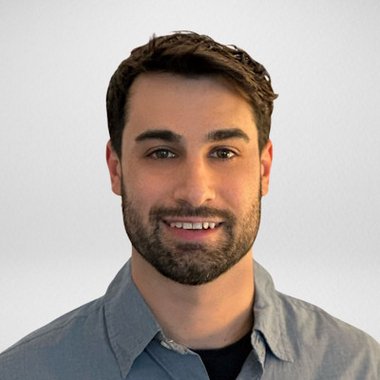 Cristhian L. - Freelance Graphic Designer