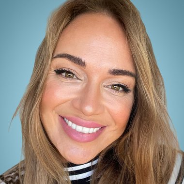 Mandy V. - Freelance Product Marketer