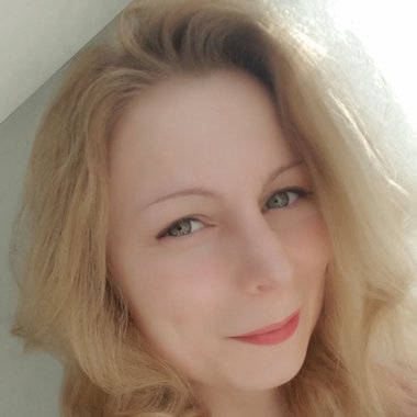 Gabriella R. - Freelance Graphic Designer