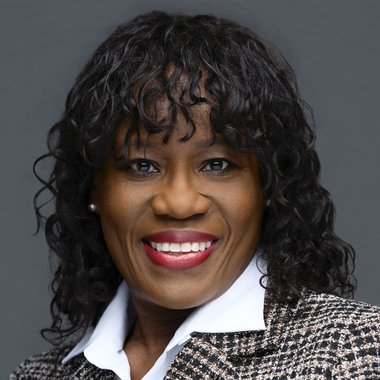 Bernice T. - Freelance Social Media Manager