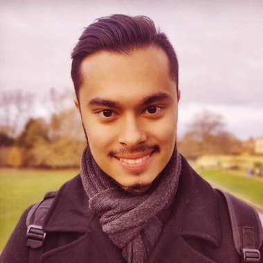 Oli L. - Freelance Designer