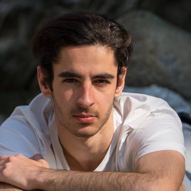 Lorenzo S. - Freelance Designer