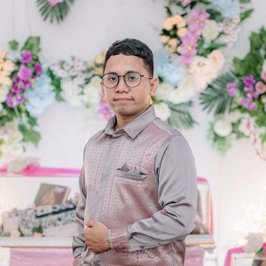 Akhdan L. - Freelance Graphic Designer