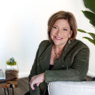 Deborah C. - Freelance Voiceover Artist