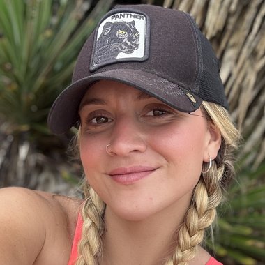 Camila T. - Freelance Social Media Freelancer