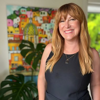Ainsley E. - Freelance Fractional Cmo