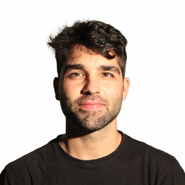 Hector C. - Freelance Presentation Designer